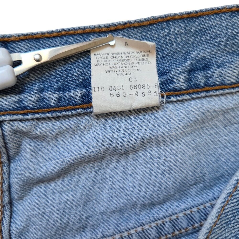 Vintage Levis 560 Jeans Mens size 36x34 Loose Fit Tapered Light Blue Denim Y2K - Picture 5 of 13